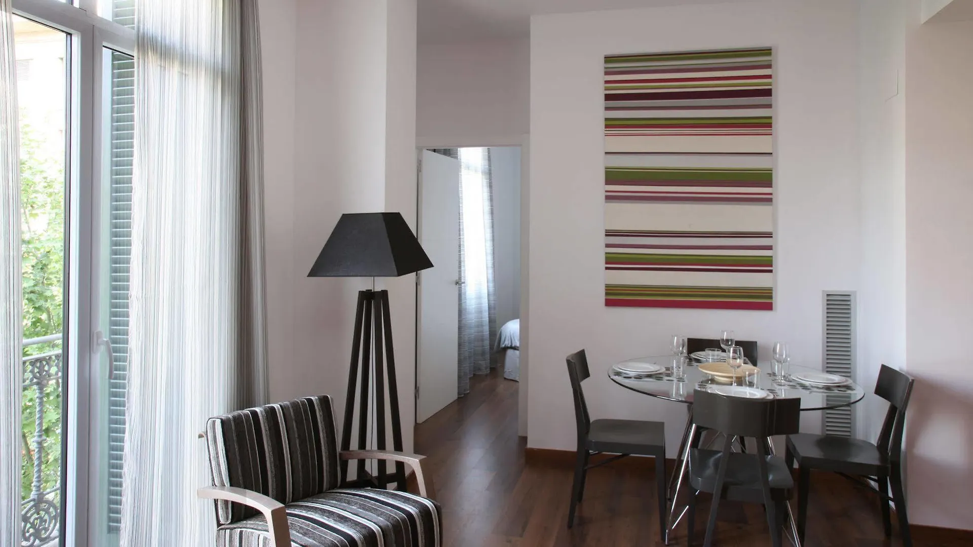 Mh Apartments Suites Barcelone 0*,