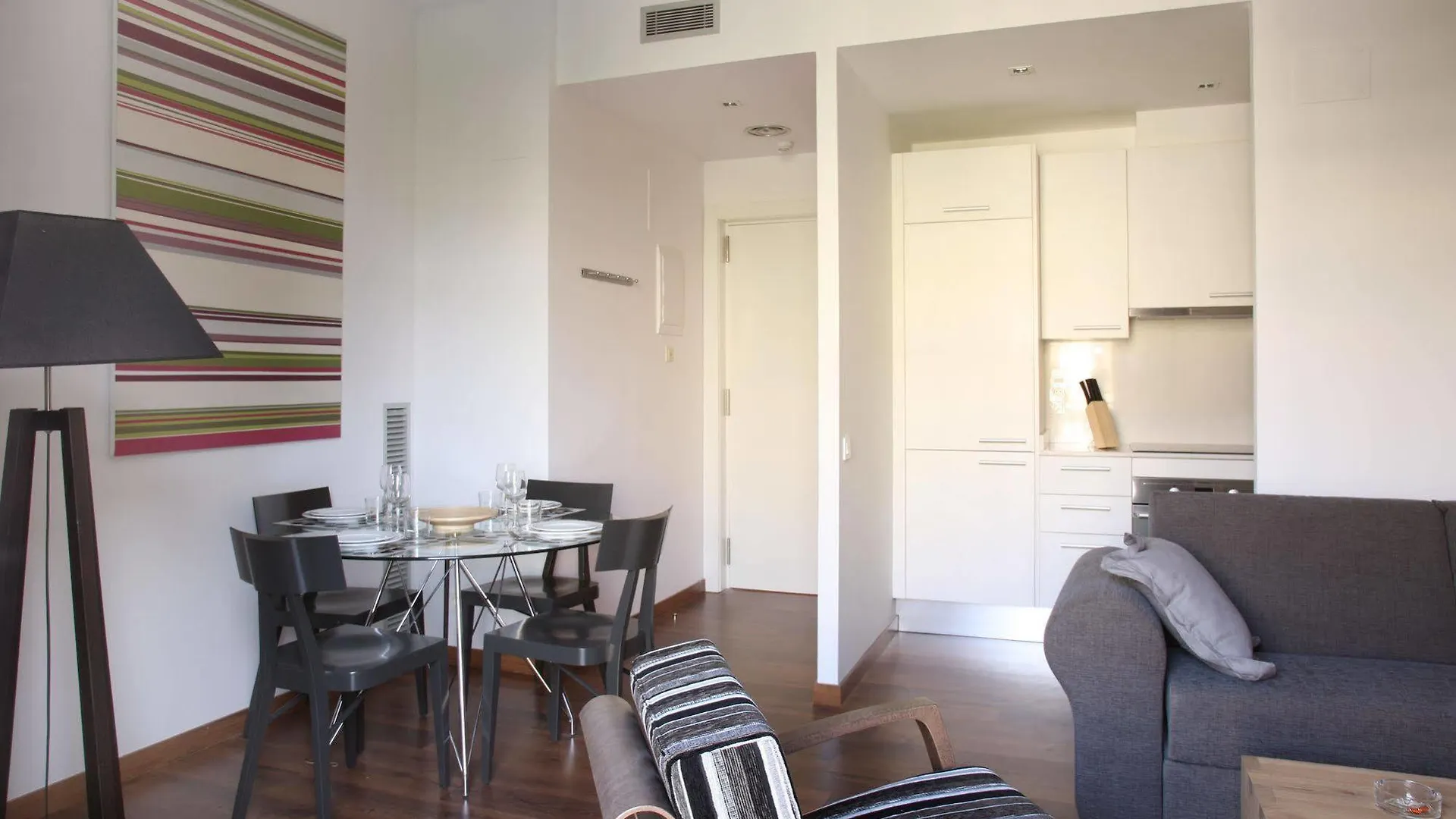 Mh Apartments Suites Barcelone